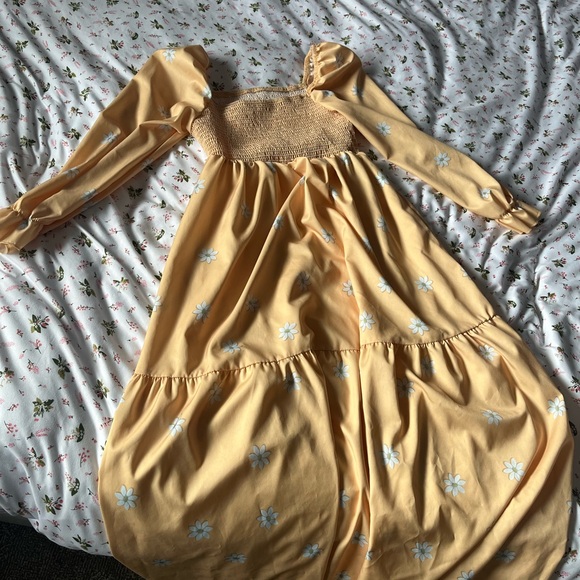 Dresses & Skirts - Charming orange Floral Dress